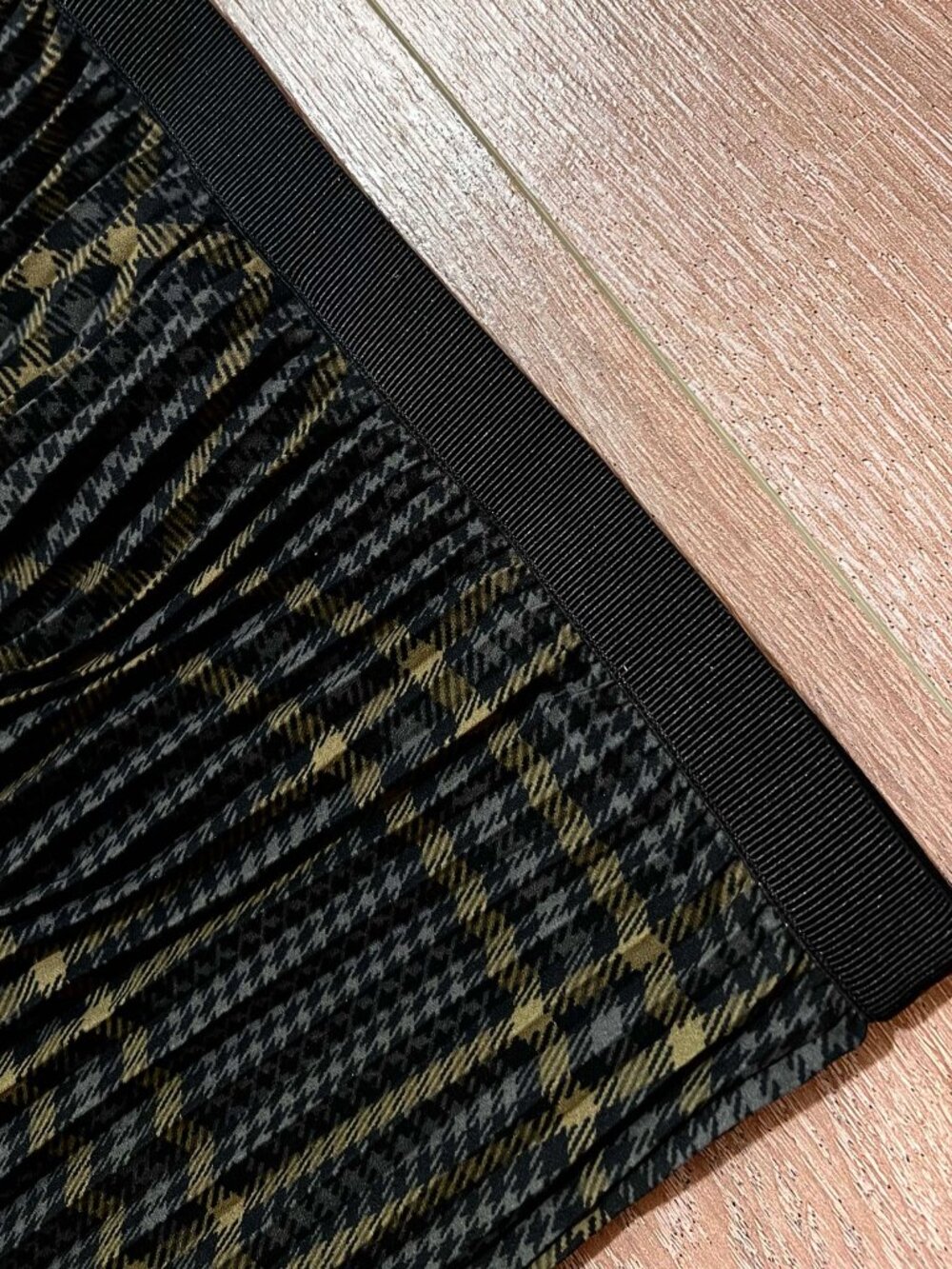 NWT! $59 UNIQLO Pleated Plaid Long Maxi Skirt Small (Japanese Medium) - Picture 11 of 11